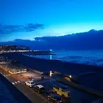 Charmante Plein Sud 50m De La - Balcon Vue Laterale Sur - Equipee De La Fibre, Wifi, Internet Apartman *