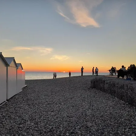 Charmante Plein Sud 50m De La - Balcon Vue Latérale Sur - équipée De La Fibre, Wifi, Internet Appartement